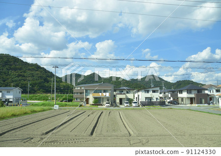 2021. Scenery from the train window between Aioi Station and Himeji Station on the Sanyo Main Line 2021. Scenery from the train window between Aioi Station and Himeji Station on the Sanyo Main Line 91124330