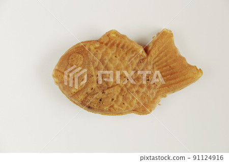 Taiyaki of traditional Japanese sweets on the table 91124916