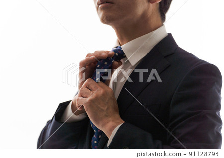 Middle man wearing a suit 91128793