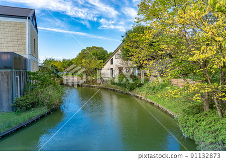 Kaizu City, Gifu Prefecture, the waterway of Aqua World Mizugo Park Center in early autumn 91132873