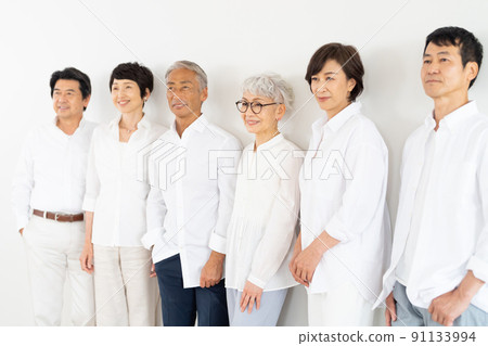 Middle generation, senior generation Middle generation, senior generation 91133994