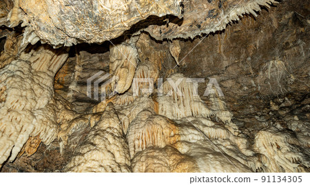 Cave with Stalactites and stalagmites - Tuscany Italy Europe Cave with Stalactites and stalagmites - Tuscany Italy Europe 91134305