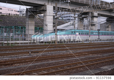 Shinkansen entering the main line from the Shinkansen General Rolling Stock Center 91137598