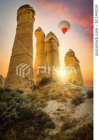 Valley of love at dawn 91144834