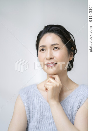 Arafif woman portrait 91145304
