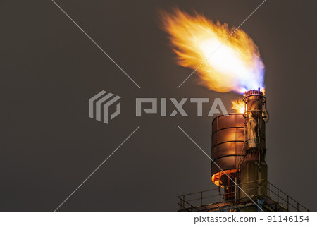 Flare stack of oil complex [Kawasaki City, Kanagawa Prefecture] 91146154