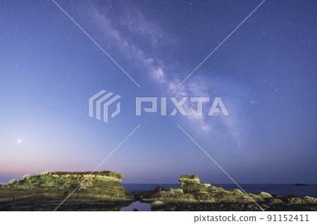 Sunrise and Milky Way Sunrise and Milky Way 91152411