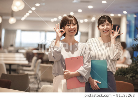 女性休閒商務形象 女性休閒商務形象 91155268