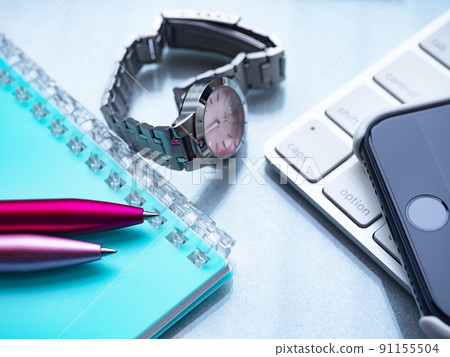 Business image of notebooks, PCs, smartphones (female) Business image of notebooks, PCs, smartphones (female) 91155504
