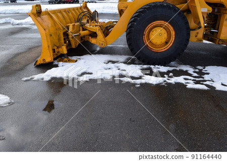 在雪國等待的掃雪機 在雪國等待的掃雪機 91164440
