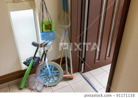 Children's play equipment placed at the entrance 91171138