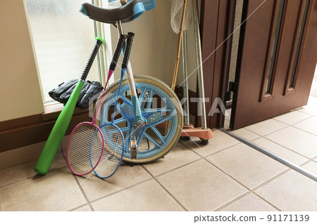 Children's play equipment placed at the entrance 91171139