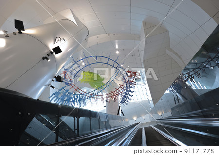 the group of Escalator at the admiralty station, hong kong 19 June 2022 91171778