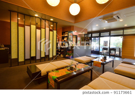 Front lobby of a modern Japanese-style inn 91173661