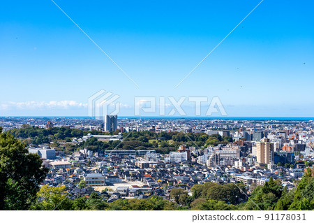 從歌山展望台看到的金澤市街景 91178031