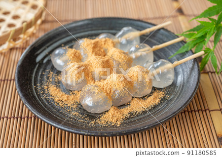 Warabimochi on a skewer 91180585
