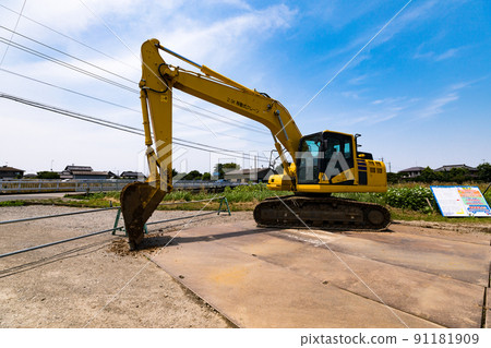 Construction site heavy equipment power shovel Construction site heavy equipment power shovel 91181909