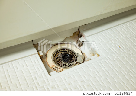 單位浴室的髒排水管 91186834