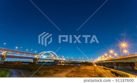 “東京”首都高速公路港北交界處夜景 “東京”首都高速公路港北交界處夜景 91187600