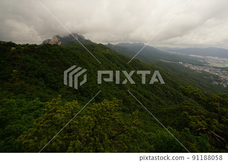 國立公園、北漢山、甲骨岩、三角山 國立公園、北漢山、甲骨岩、三角山 91188058