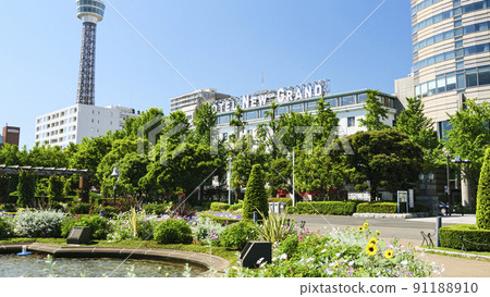 Early summer in Yamashita Park, Yokohama City, Kanagawa Prefecture Early summer in Yamashita Park, Yokohama City, Kanagawa Prefecture 91188910