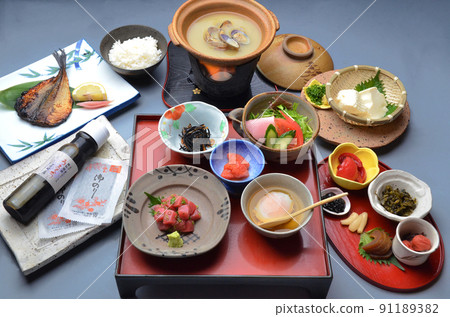 在港口附近的旅館享用早餐 91189382