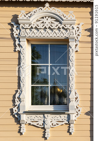 window with carved architraves in Old Kolomna 91191615