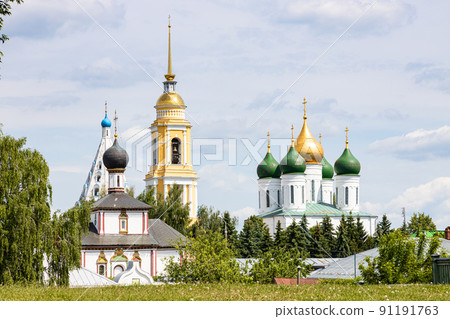 churches in Kolomna Kremlin on sunny summer day 91191763