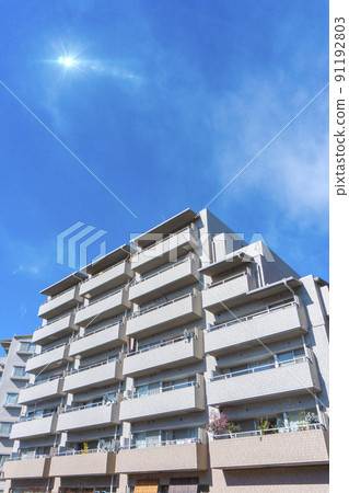 Exterior of the apartment and blue sky 91192803