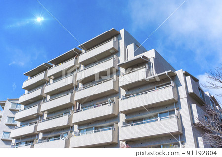 Exterior of the apartment and blue sky 91192804
