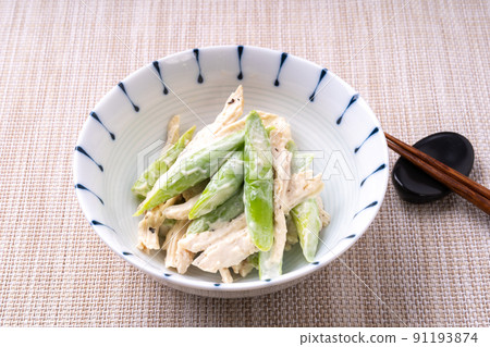 雞胸肉和蘆筍配蛋黃醬 91193874
