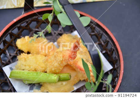 Shrimp tempura 91194724