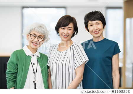 中高級女性肖像 中高級女性肖像 91198298