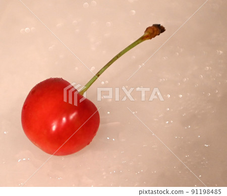 Only one cherry 91198485
