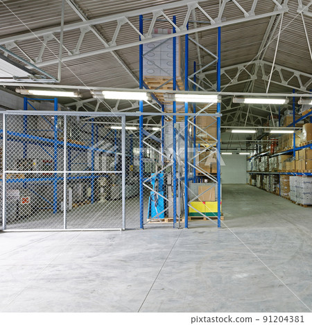 Distribution Warehouse Distribution Warehouse 91204381