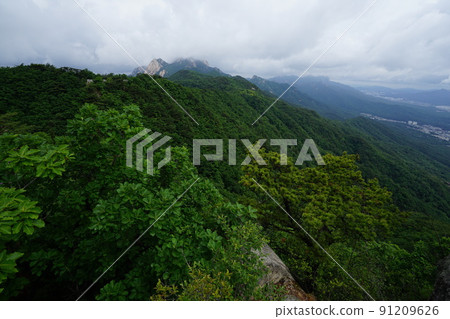 National Park. Bukhansan. Samgaksan. Bohyeonbong. Kalbawi 91209626