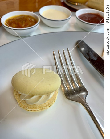 Afternoon tea  91211358