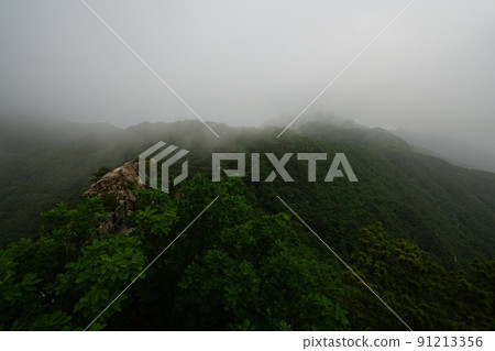 Bukhansan. National Park. Bohyeonbong. Samgaksan. Kalbawi Daeseongmun 91213356