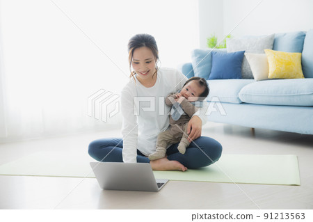 Baby yoga online 91213563