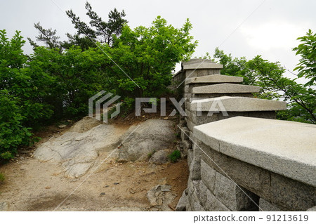 北漢山、國立公園、寶賢峰、三嶽山、甲骨岩、大城門、城池道路 北漢山、國立公園、寶賢峰、三嶽山、甲骨岩、大城門、城池道路 91213619