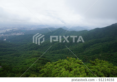 Bukhansan. National Park. Kalbawi. Bohyeonbong. Samgaksan Fortress Trail 91214038