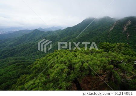 Bukhansan. National Park. Kalbawi. Bohyeonbong. Samgaksan Fortress Trail Bukhansan. National Park. Kalbawi. Bohyeonbong. Samgaksan Fortress Trail 91214091