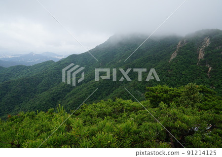 Bukhansan. National Park. Kalbawi. Bohyeonbong. Samgaksan Fortress Trail 91214125