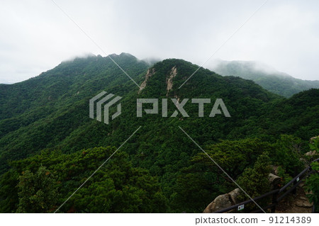 Bukhansan. National Park. Bohyeonbong. Samgaksan. Kalbawi 91214389
