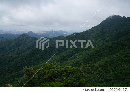 Bukhansan. National Park. Bohyeonbong. Samgaksan. Kalbawi 91214417