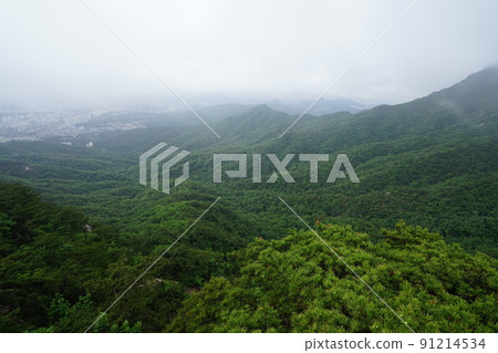 北漢山、國立公園、寶賢峰、三角山、甲骨岩、堡壘路 北漢山、國立公園、寶賢峰、三角山、甲骨岩、堡壘路 91214534