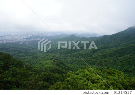 北漢山、國立公園、寶賢峰、三角山、甲骨岩、堡壘路 北漢山、國立公園、寶賢峰、三角山、甲骨岩、堡壘路 91214537
