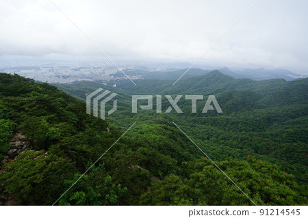北漢山、國立公園、寶賢峰、三角山、甲骨岩、堡壘路 北漢山、國立公園、寶賢峰、三角山、甲骨岩、堡壘路 91214545