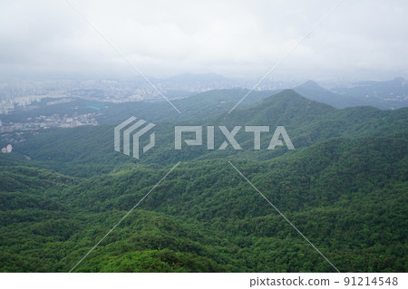 北漢山、國立公園、寶賢峰、三角山、甲骨岩、堡壘路 北漢山、國立公園、寶賢峰、三角山、甲骨岩、堡壘路 91214548