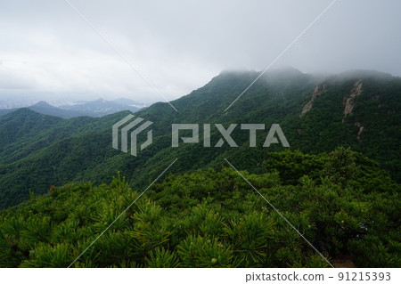 北漢山、國立公園、寶賢峰、三角山、甲骨岩、霧 91215393